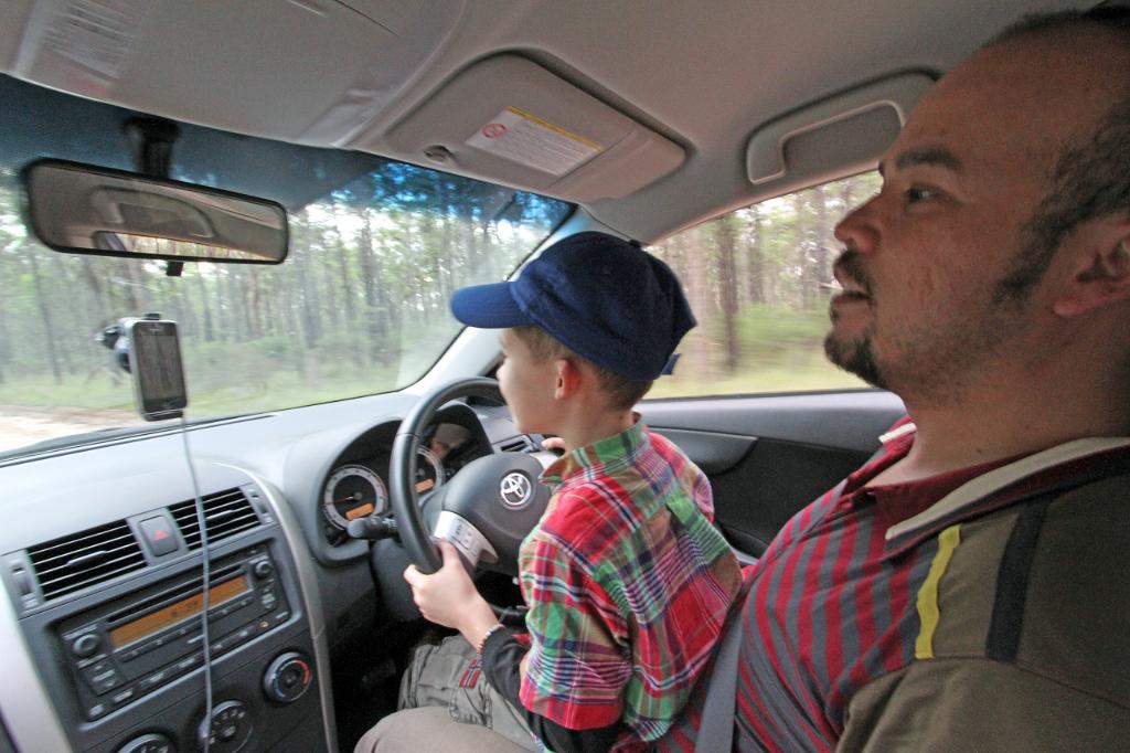 IMG_0198_m1.JPG - Ethan drives